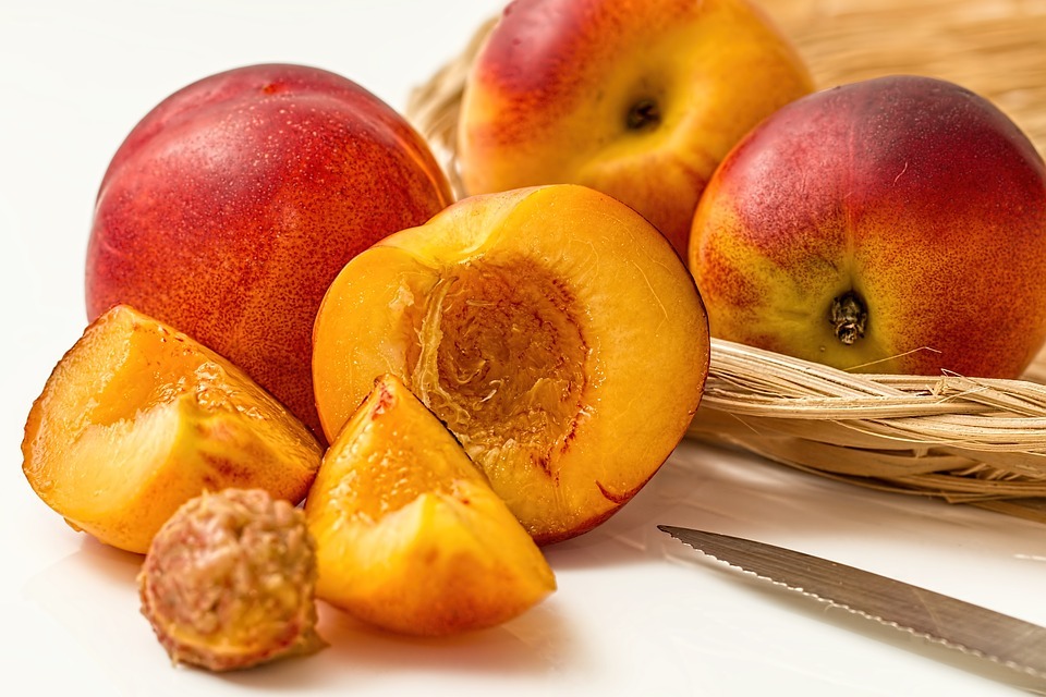 Guide to Different Types of Peaches