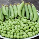green, peas, vegetable on a plate