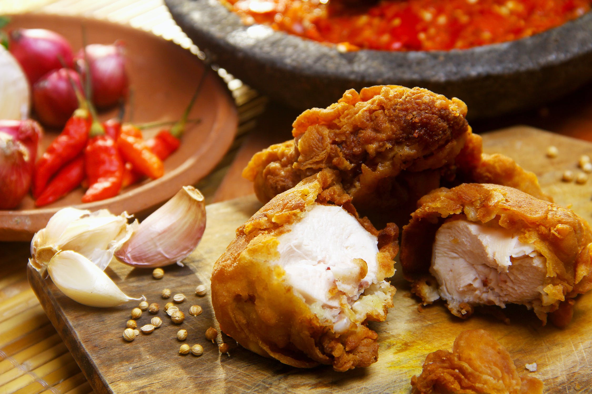 Six Mistakes In Cooking Fried Chicken That Must Be Avoided At All Costs