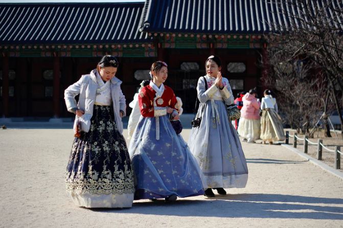 women wearing traditional Korean outfits