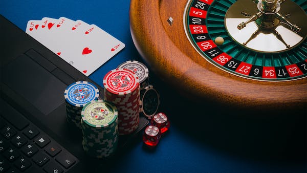 The Best Techniques to Improve Online Gambling