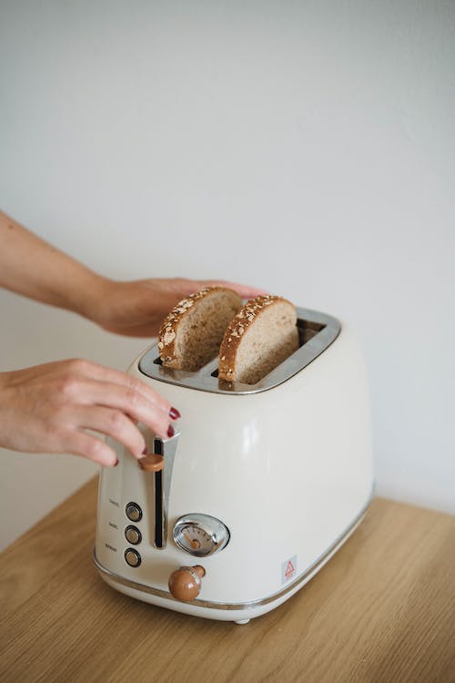 How to use a toaster safely