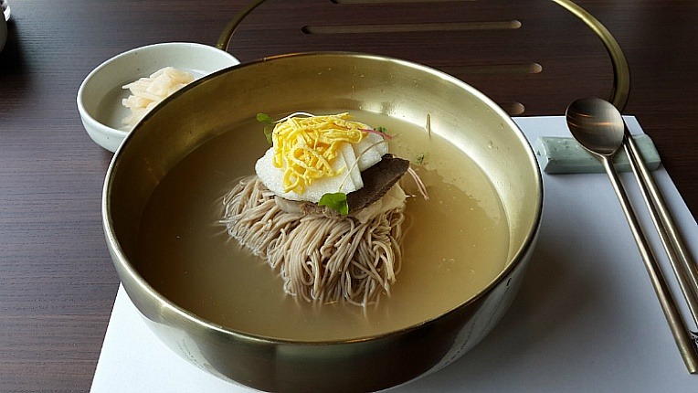 Image of Spicy cold noodle (bibim naengmyeon).