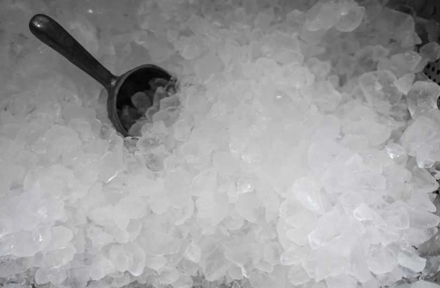 crushed ice, ice scooper