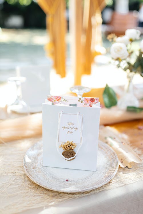 4 Best Gift Options for Your Best Friend's Wedding