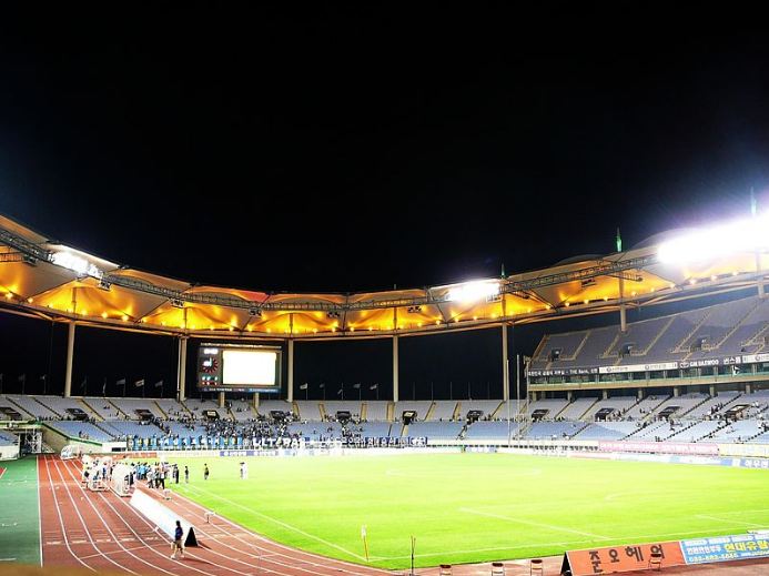 Picture of the Incheon Munhak Stadium.