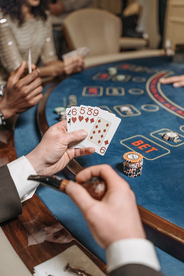 Why online casinos are gaining popularity